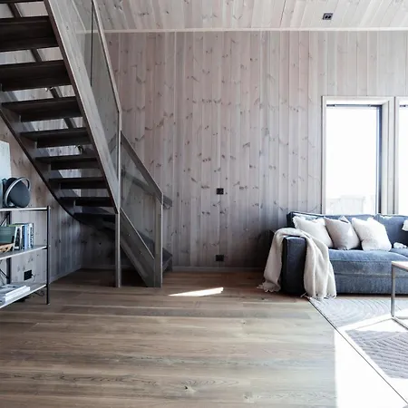 Premium Penthouse Near Strandafjellet & Geiranger - Panoramic Mountain Views & Sauna * Stranda (More og Romsdal)