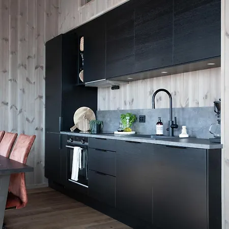 Premium Penthouse Near Strandafjellet & Geiranger - Panoramic Mountain Views & Sauna Apartment Stranda (More og Romsdal)